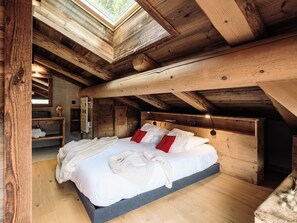 5 bedrooms, free WiFi, bed sheets - 5★ chalet, 12 people, spa, sauna, near slopes, 5 rooms (La Clusaz)