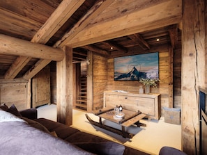 TV, fireplace - 5★ chalet, 12 people, spa, sauna, near slopes, 5 rooms (La Clusaz)