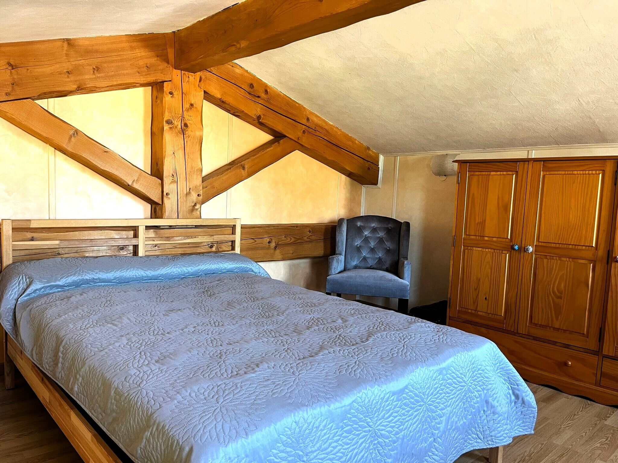 3 soverom, strykejern/-brett, reiseseng for barn og wi-fi (inkludert)