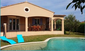 Pool - Villa with private pool, quiet and not overlooked near Avignon (Althen-Des-Paluds)