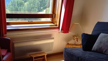 Smart TV, futbolito, tenis de mesa y libros