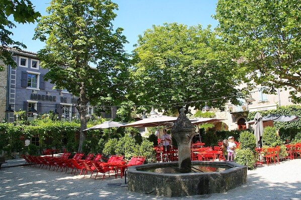 Buiten dineren