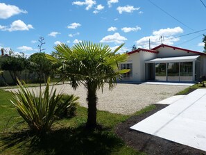 Property grounds - PAX HOUSE - at the lake Hourtin - 6 beds (Hourtin)