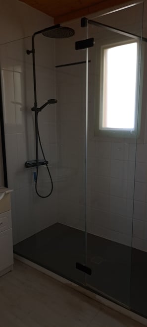 Dusj og toalettpapir