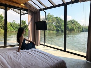 パノラミック ルーム リバービュー | ミニバー、可動式ベッド、WiFi (無料)