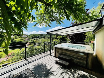 Charming gîte between sky and nature: sleeps 10 (contact us if more).