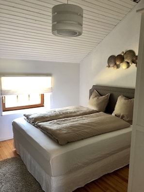 3 chambres, fer et planche à repasser, accès au Wi-Fi (inclus)