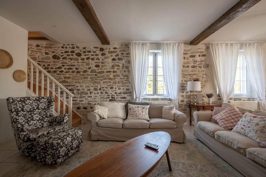 Gîte 10 Personnes, Avec Piscine Couverte Ideal Pour Les Familles - Oloron-Sainte-Marie