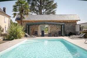 Indoor pool - Gîte sleeps 10, with indoor swimming pool ideal for families (Lucq-De-Béarn)
