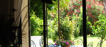 Maison de campagne à St Rémy de Pce  ''les Délices d'un pied à terre au soleil '