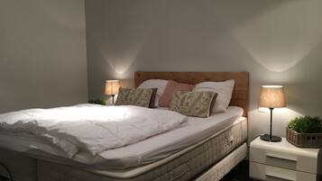 3 chambres, fer et planche à repasser, lit parapluie, Wi-Fi gratuit