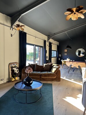 Téléviseur, foyer, jeux vidéo, lecteur de DVD