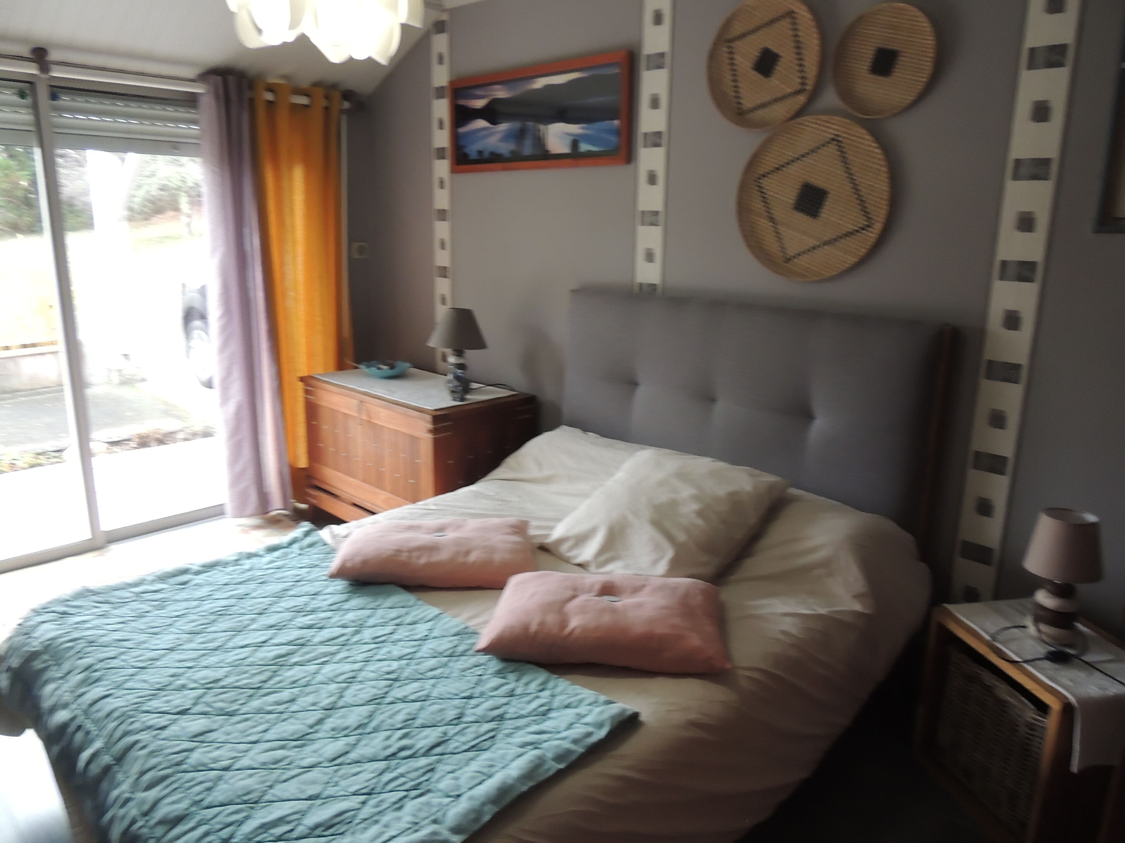 STUDIO WITH PRETTY BEDROOM, KITCHENETTE, TERRACES