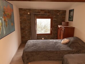 3 chambres, fer et planche Ă repasser, Wi-Fi, draps fournis
