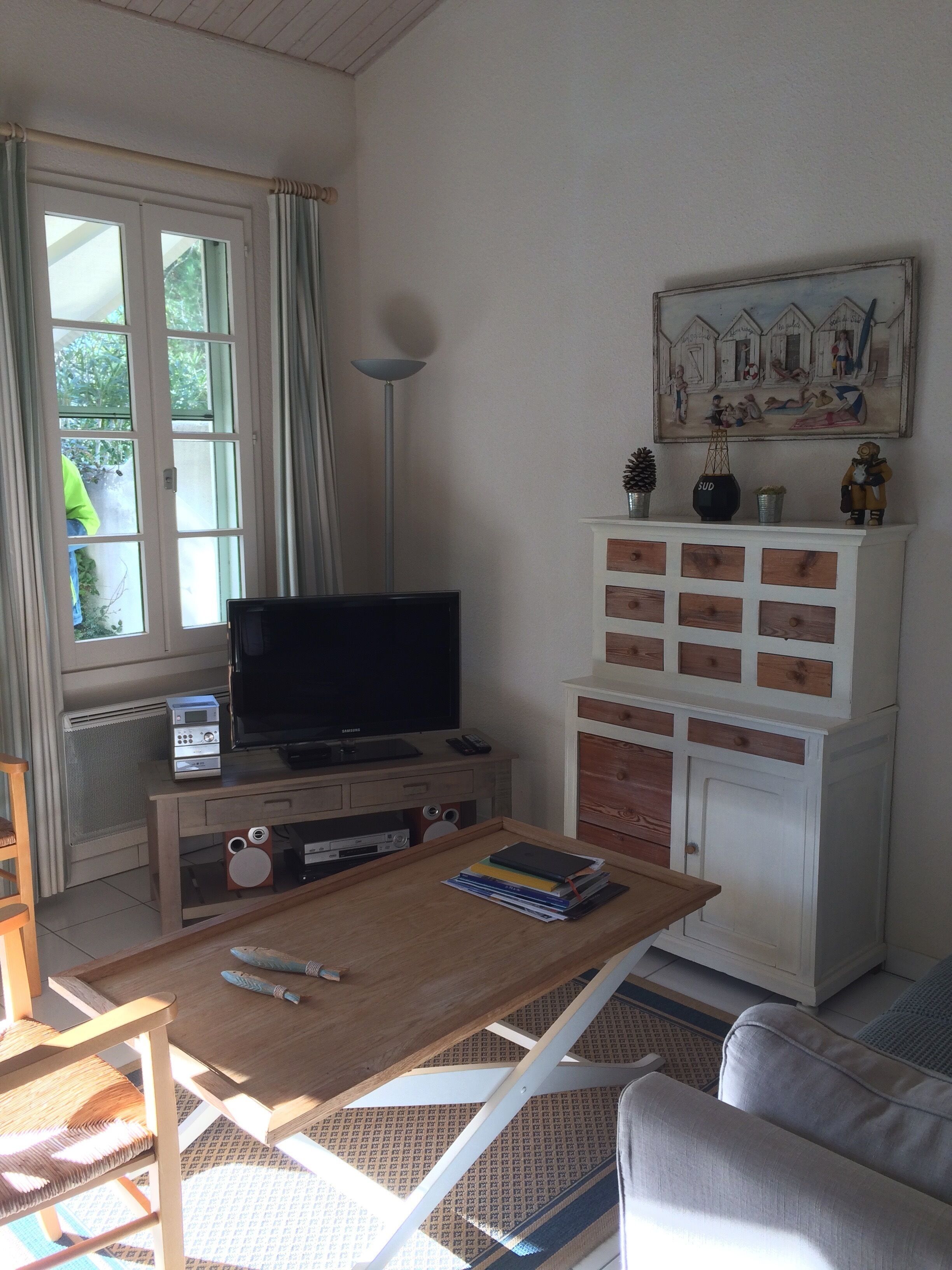 PRETTY HOUSE in Private Estate, Pool / Tennis Near sandy beach