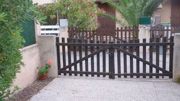 Enceinte de lâhĂ©bergement