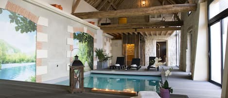 Piscine intérieure, piscine chauffée