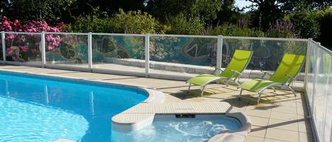 Piscine extérieure, piscine chauffée