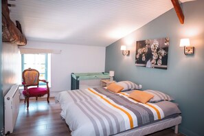 5 bedrooms, iron/ironing board, travel crib, free WiFi