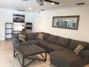 Smart-TV, Stereoanlage, Drucker