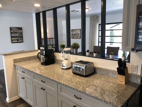 - Southern exposure- gulf access- Canal - heated Pool