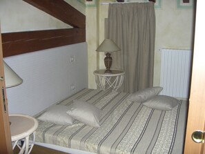 Deluxe-Doppelzimmer | Verdunkelungsvorhänge, Babybetten, Zustellbetten, kostenloses WLAN