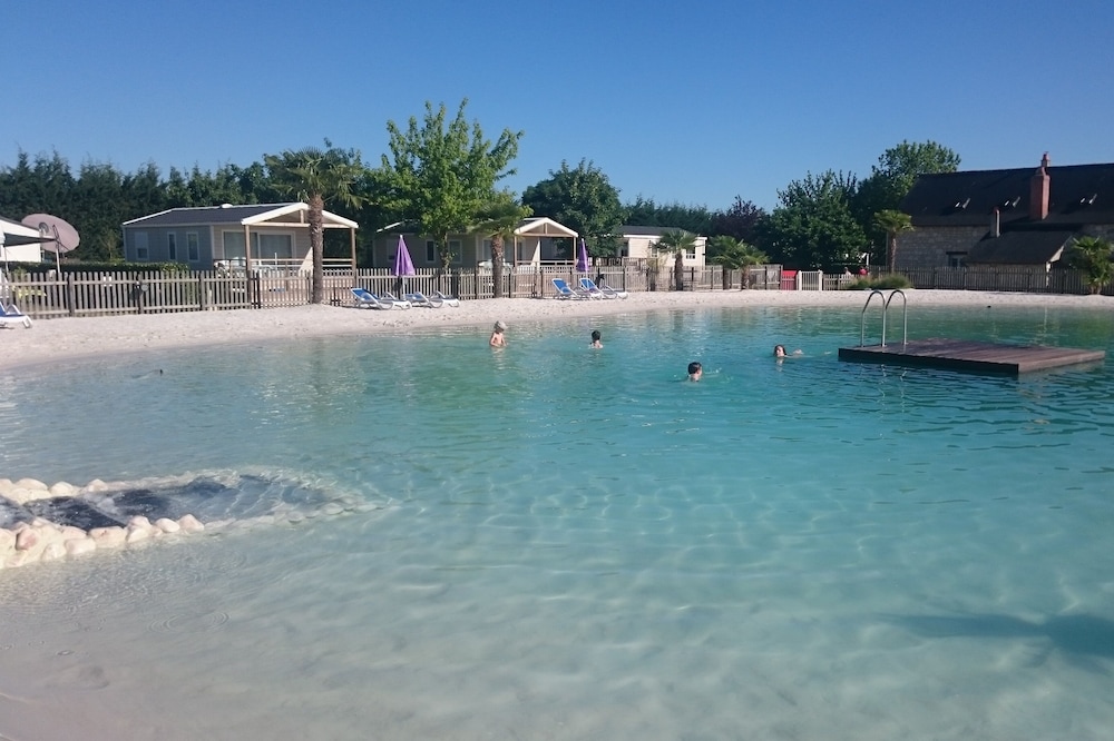 Mobil home 4 pers, on camping 4 stars, with lagoon, 7 km from Saumur.
