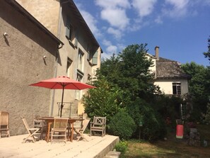 Outdoor dining - Detached house 4/5 P - Heated pool - WIFI (Le Rouget)