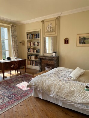 7 bedrooms, in-room safe, desk, iron/ironing board - Castle in the countryside near the Alabaster Coast (Thiouville)