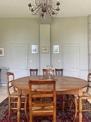 Dining - Castle in the countryside near the Alabaster Coast (Thiouville)