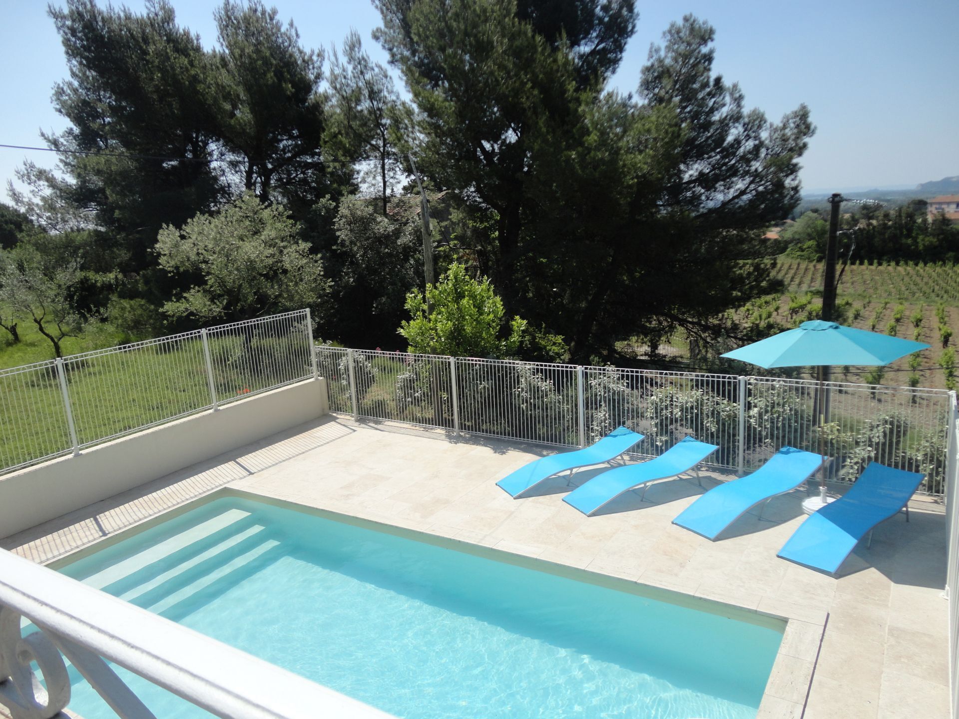 Charming house in the heart of the olive trees in Châteauneuf-du-Pape