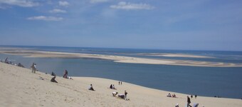 Traditional Landes house, 30° covered swimming pool 500m from Lac de Sanguinet