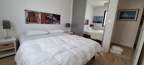 1 chambre, fer et planche à repasser, accès au Wi-Fi (inclus)