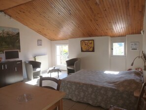 Wifi gratis y ropa de cama 