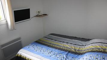 3 chambres, fer et planche à repasser