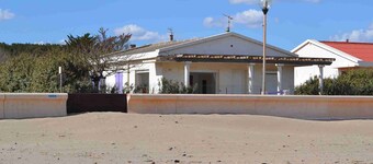 VILLA beachfront with terrace and garden