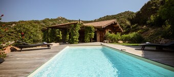 UNUSUAL AND UNIQUE HOUSE IN THE FAR SOUTH