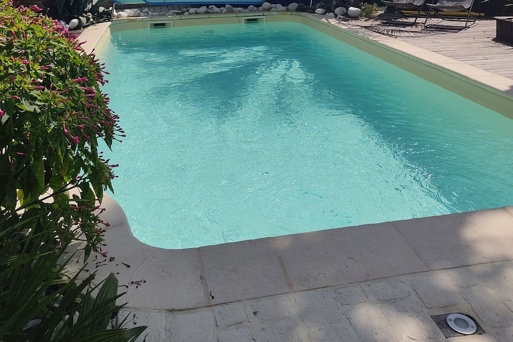 Charming T5 with swimming pool in the heart of St Georges d'Oléron