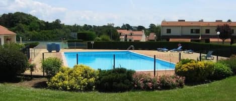 Een verwarmd zwembad