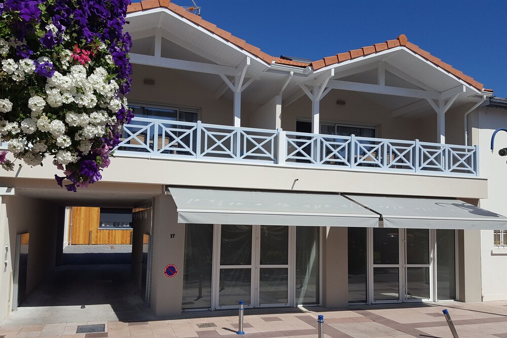 New! New apartment N ° 1 70 m² Andernos Center, private parking