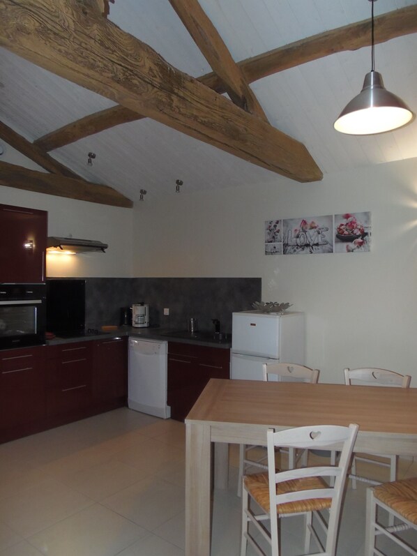 Fridge, microwave, oven, stovetop - Cottage 2/3 people in the countryside (Falleron)