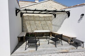 屋外ダイニングエリア