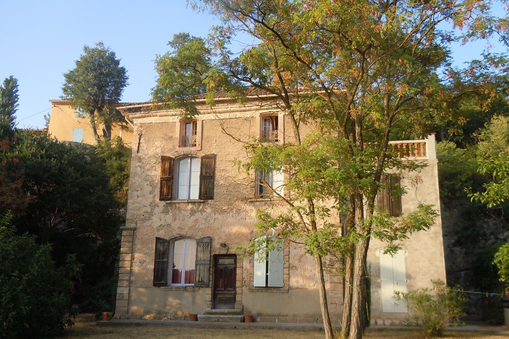 Charming Bastide XVIII in the heart of Provence