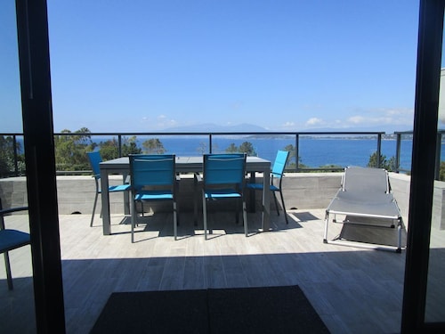 Villa mit Blick auf das Meer, 50 m Silberstrand im Golf von Ajaccio in der Nähe von Porticcio