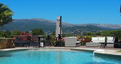 Upea näköala, lämmitetty uima-allas, ilmastointi, lähellä Valbonnia