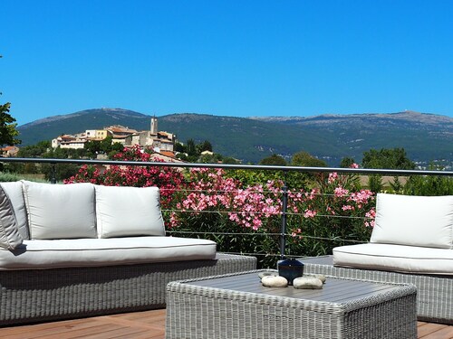 Provencal bastide with heated pool and air conditioning in Plascassier