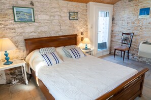 4 Schlafzimmer, Bügeleisen/Bügelbrett, Reisekinderbett, WLAN