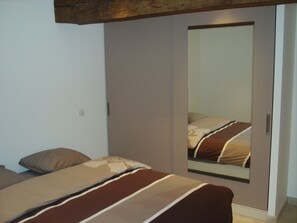 3 Schlafzimmer, Bügeleisen/Bügelbrett, Reisekinderbett, WLAN