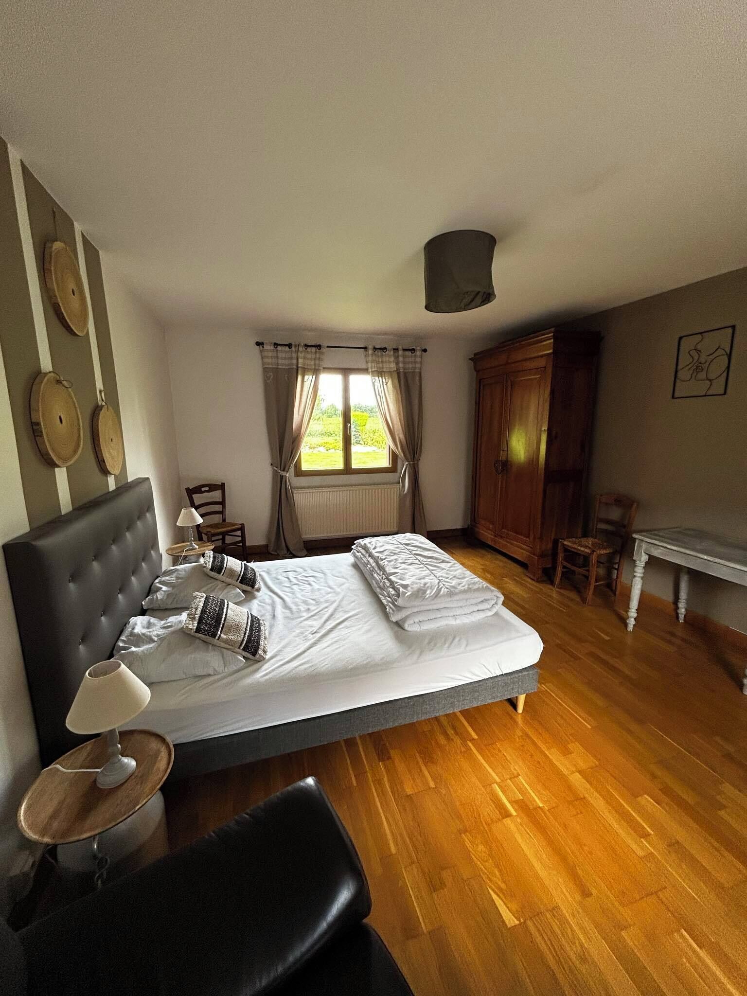 4 camere, ferro/asse da stiro, Wi-Fi, lenzuola