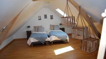 4 makuuhuonetta, silitysrauta/-lauta, Wi-Fi, vuodevaatteet